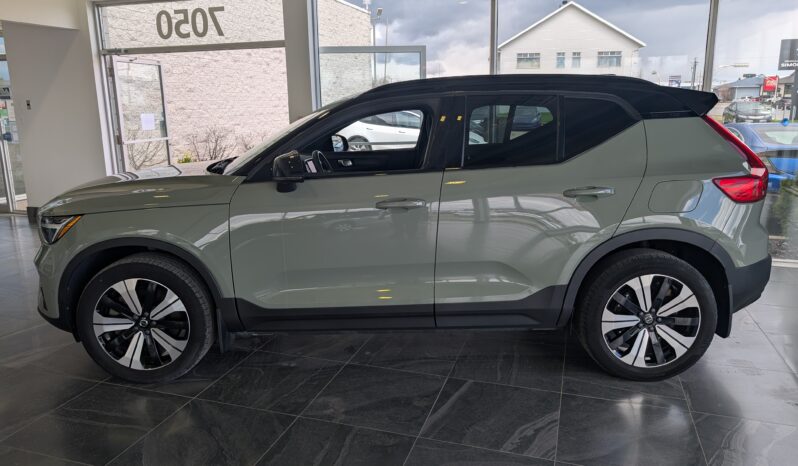 Volvo Recharge XC40 Plus Twin TI 2023 Vert complet