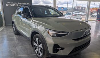 Volvo Recharge XC40 Plus Twin TI 2023 Vert complet