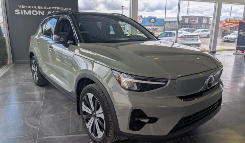 Volvo Recharge XC40 Plus Twin TI 2023 Vert complet
