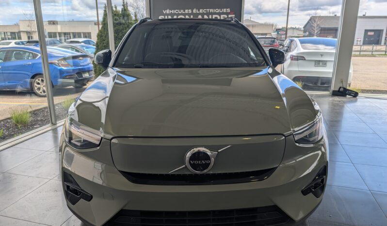 Volvo Recharge XC40 Plus Twin TI 2023 Vert complet