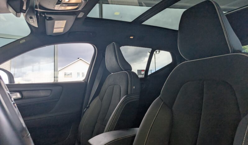 Volvo Recharge XC40 Plus Twin TI 2023 Vert complet