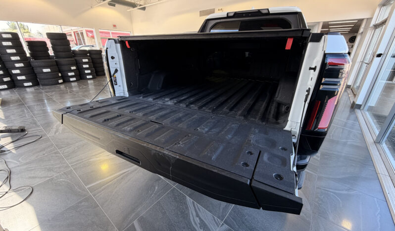 GMC Sierra EV Denali 2025 Blanc complet